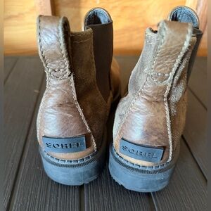Sorel Tan Leather Boots with Black Soles